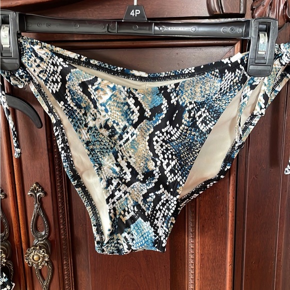 Bikini Set - Picture 5 of 5